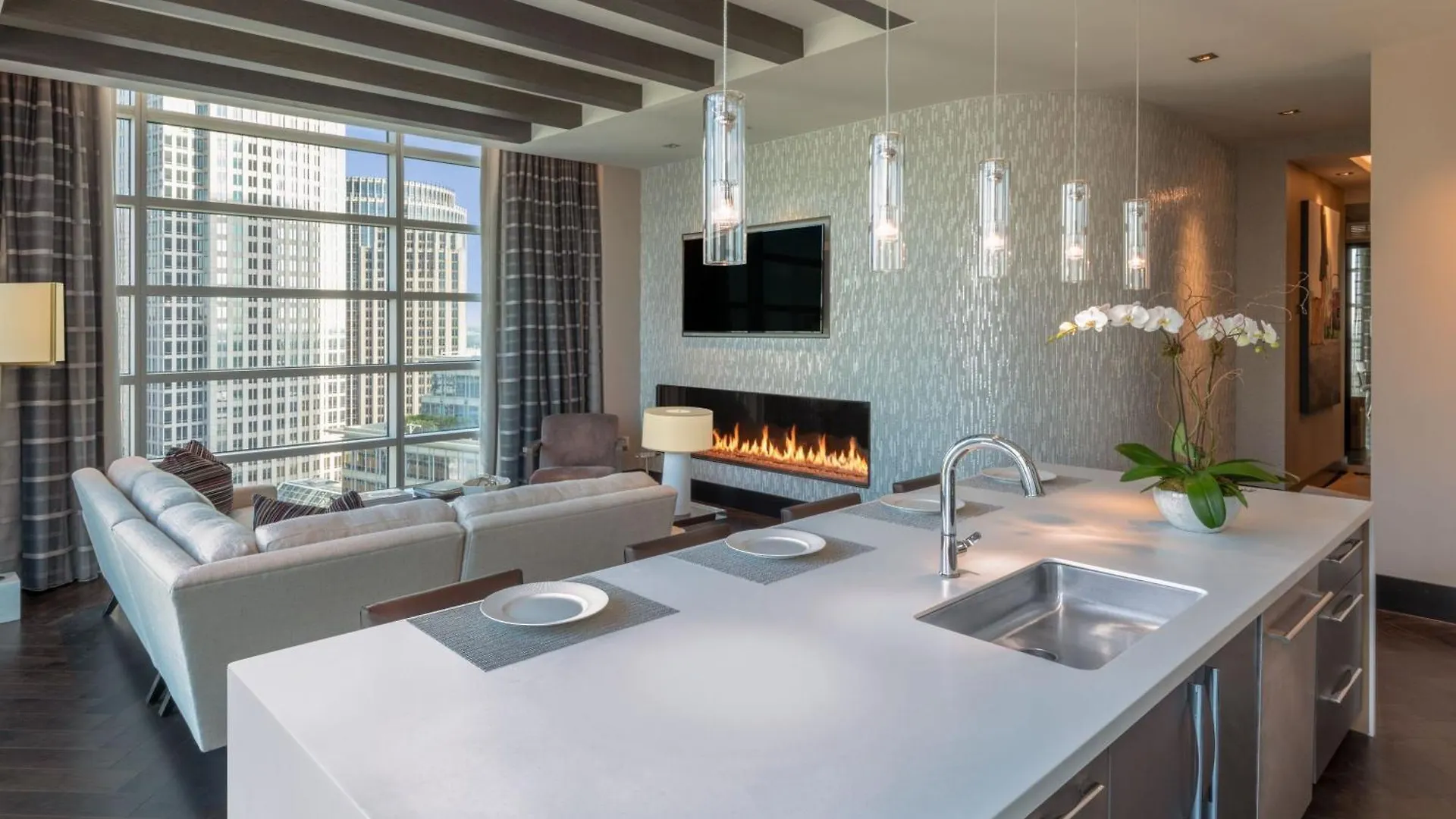 Ac Hotel By Marriott Charlotte City Center