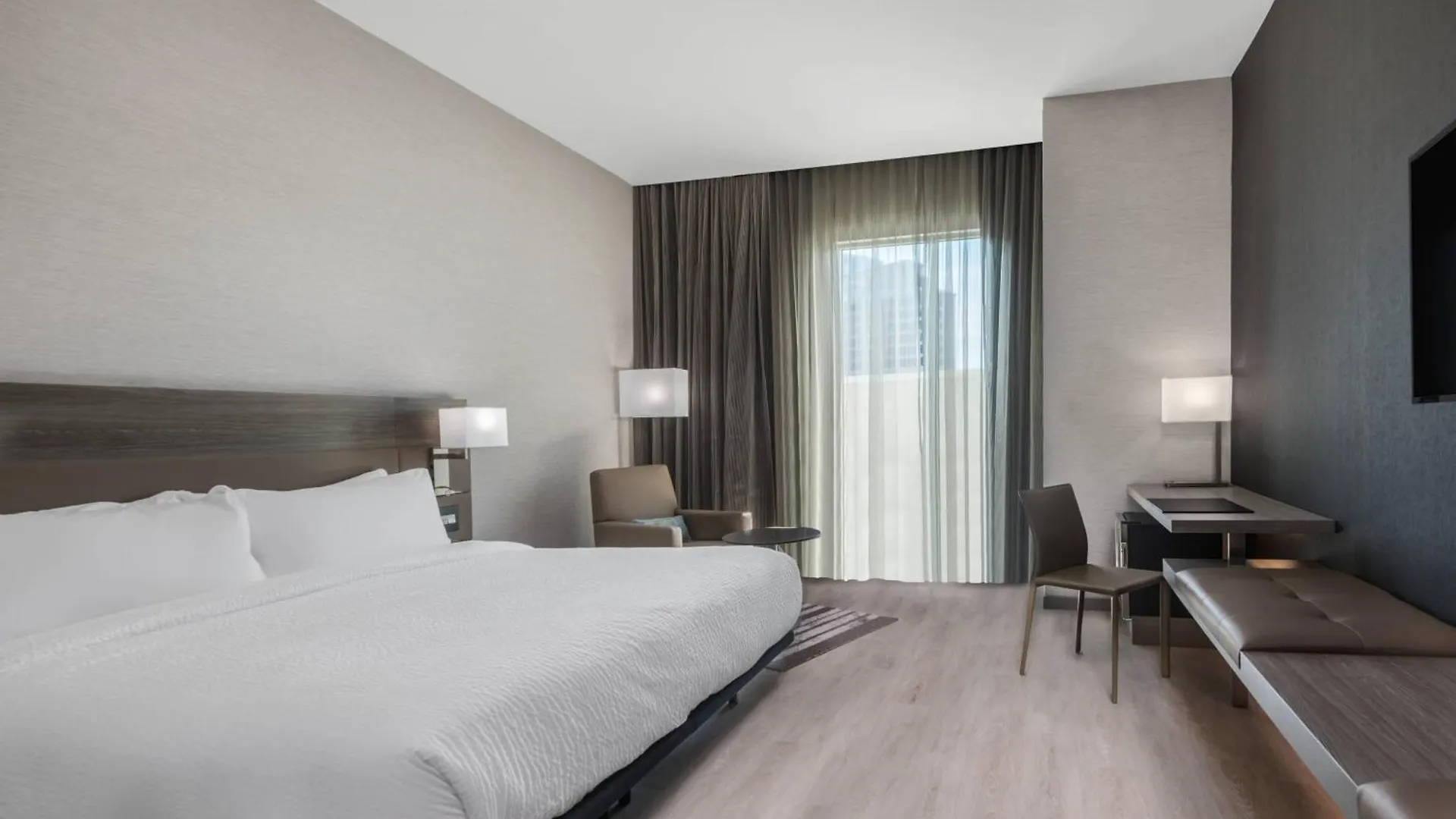 Ac Hotel By Marriott Charlotte City Center